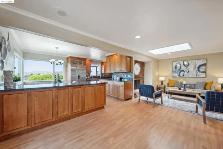 2351 Longview Dr, San Leandro, California 94577-6318