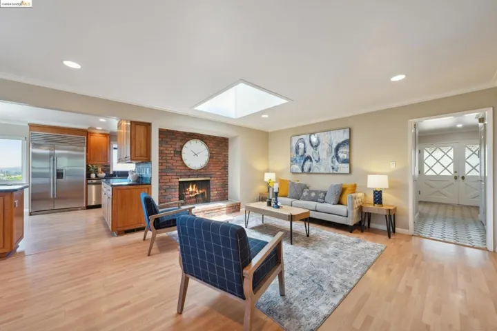 2351 Longview Dr, San Leandro, California 94577-6318