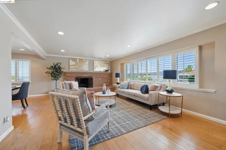 2351 Longview Dr, San Leandro, California 94577-6318