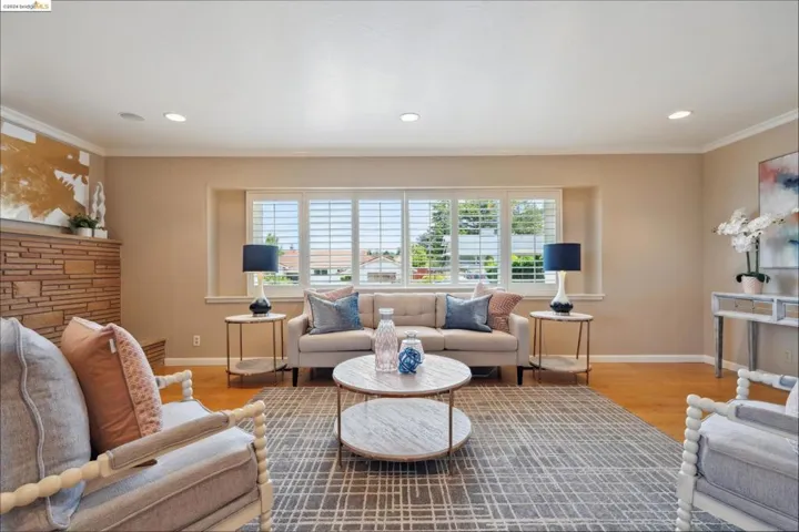 2351 Longview Dr, San Leandro, California 94577-6318