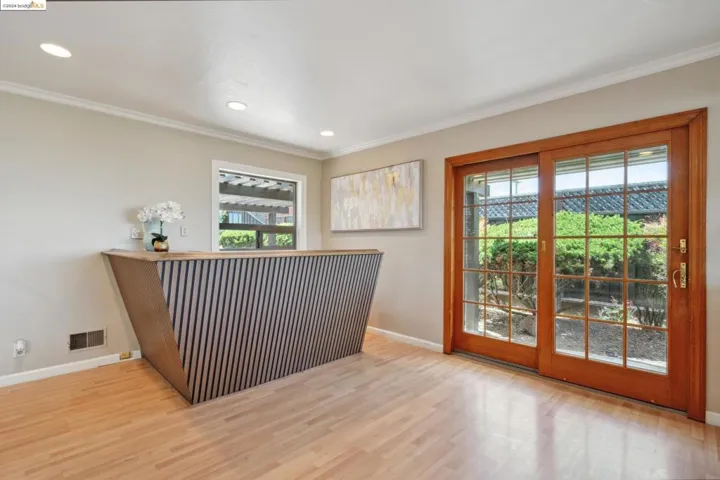 2351 Longview Dr, San Leandro, California 94577-6318