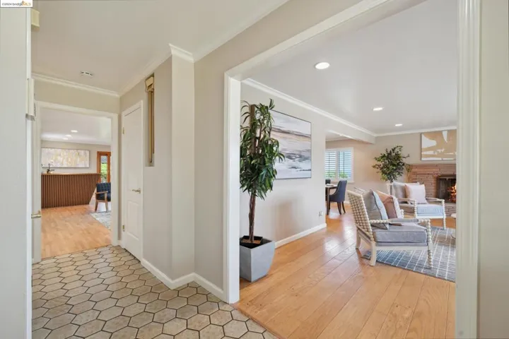 2351 Longview Dr, San Leandro, California 94577-6318