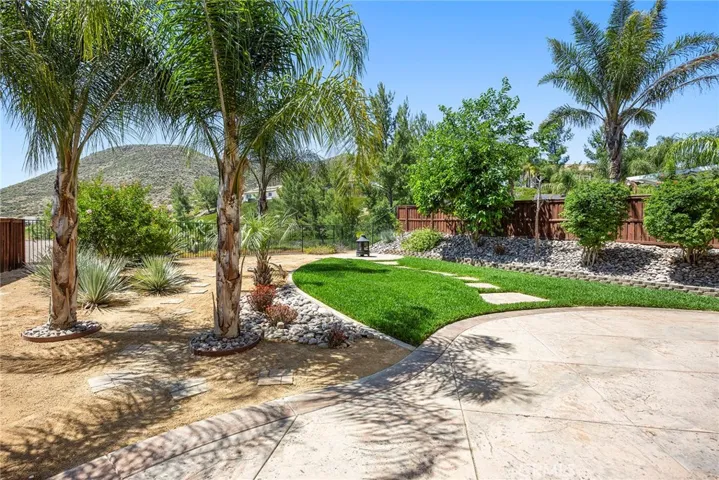 31881 Cedarhill Lane, Lake Elsinore, California 92532