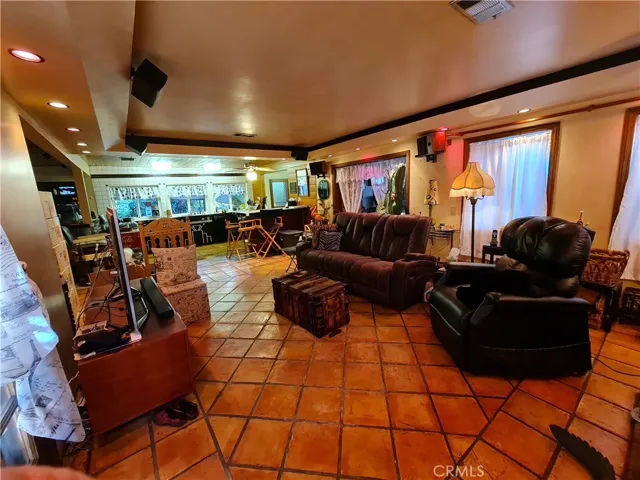 18658 Chase Street, Northridge, California 91324