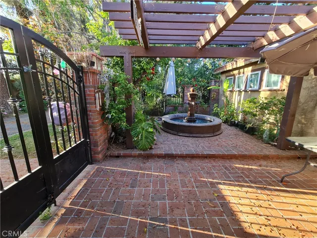 18658 Chase Street, Northridge, California 91324