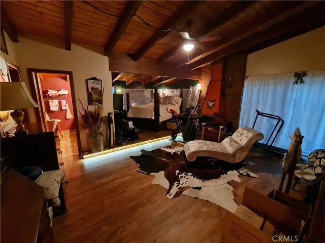 18658 Chase Street, Northridge, California 91324