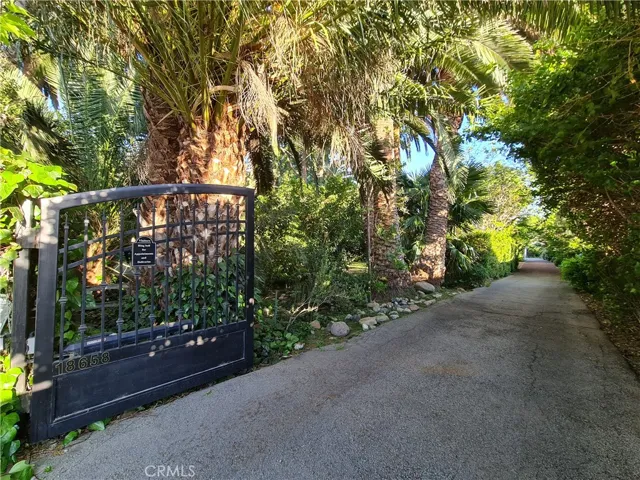 18658 Chase Street, Northridge, California 91324