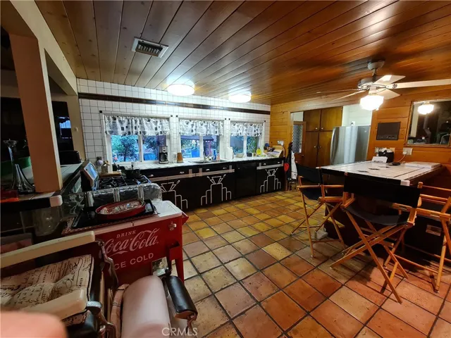 18658 Chase Street, Northridge, California 91324