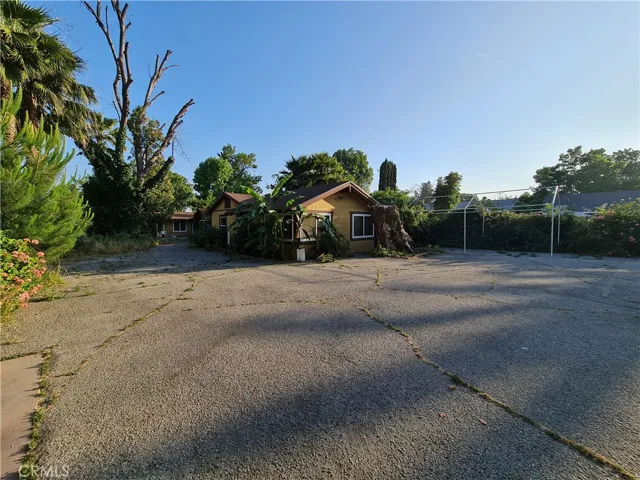 18658 Chase Street, Northridge, California 91324