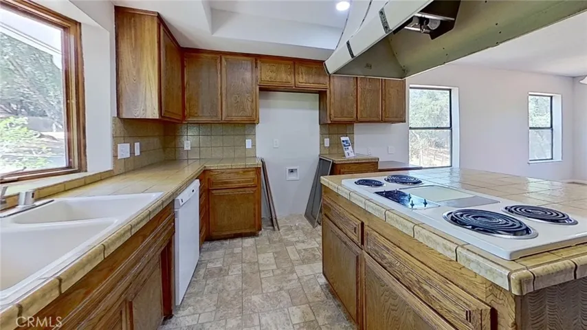 46749 Eastwood Drive N, Oakhurst, California 93644