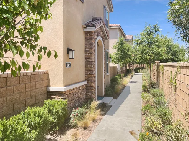 142 Camden Court, Perris, California 92571