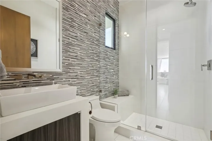 Bedroom 3 En Suite Bathroom