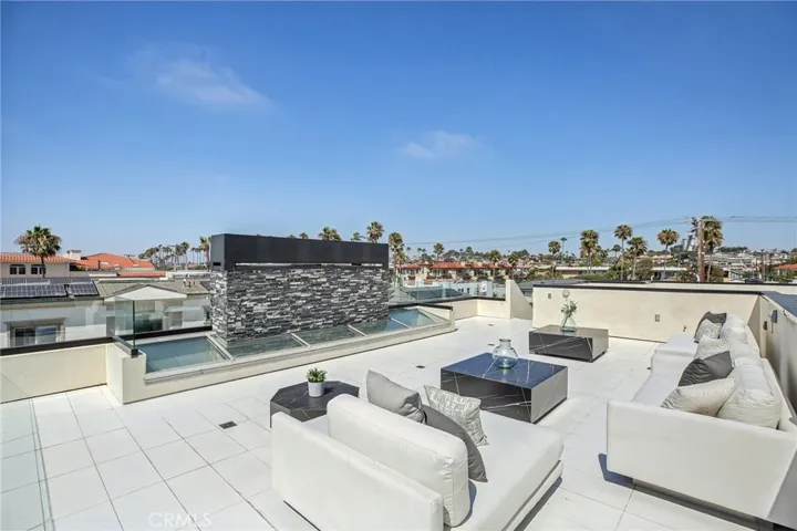 Private Rooftop Deck