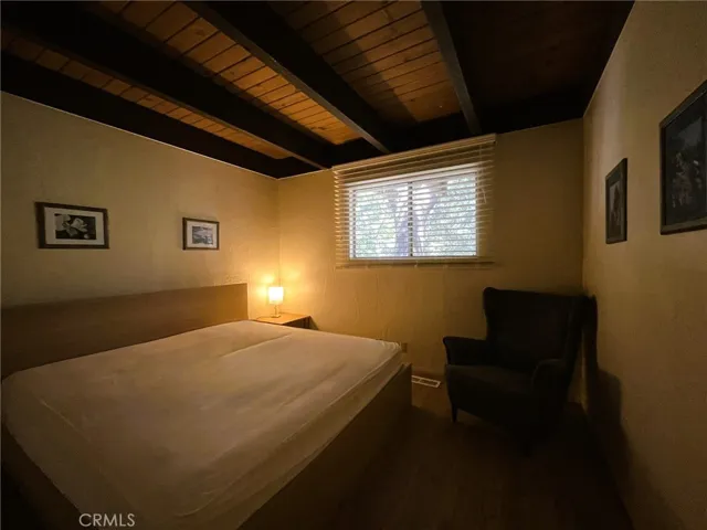 747 East Victoria Court, Lake Arrowhead, California 92352