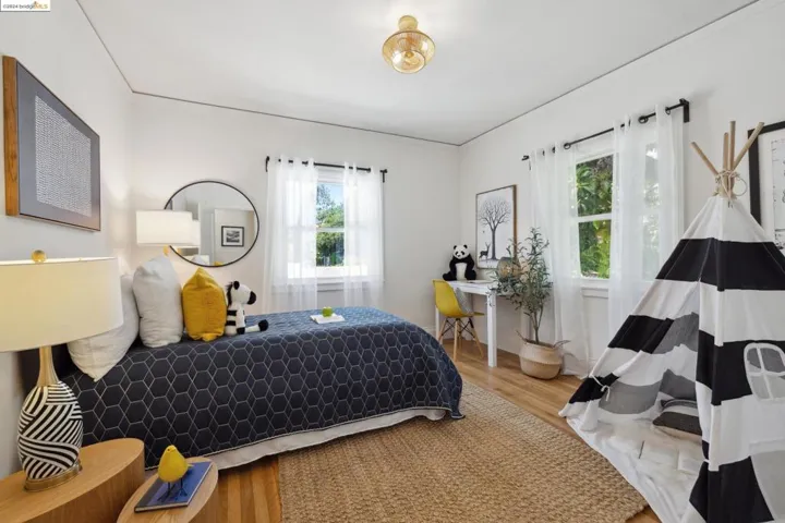 6774 Manor Crst, Oakland, California 94618