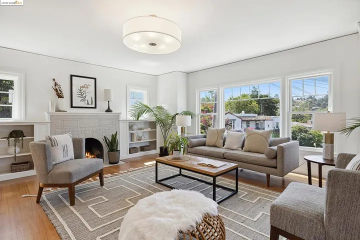 6774 Manor Crst, Oakland, California 94618