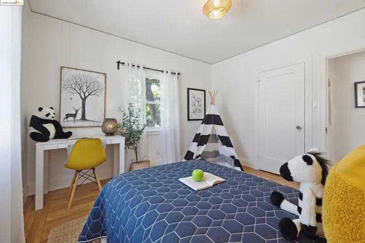 6774 Manor Crst, Oakland, California 94618