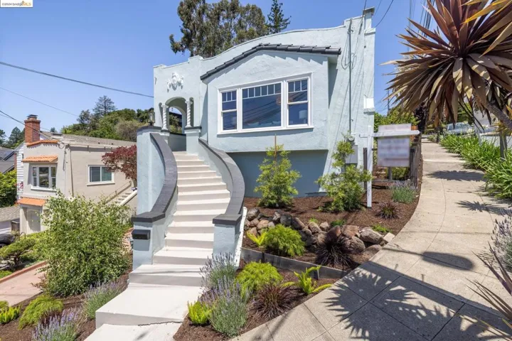 6774 Manor Crst, Oakland, California 94618