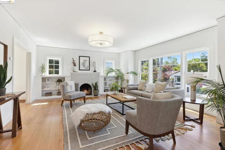 6774 Manor Crst, Oakland, California 94618