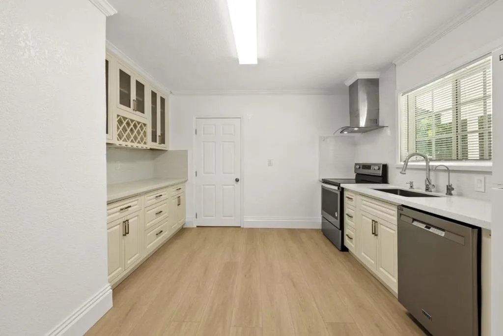 3279 Hoover Street, Redwood City, California 94063 home-pic-9
