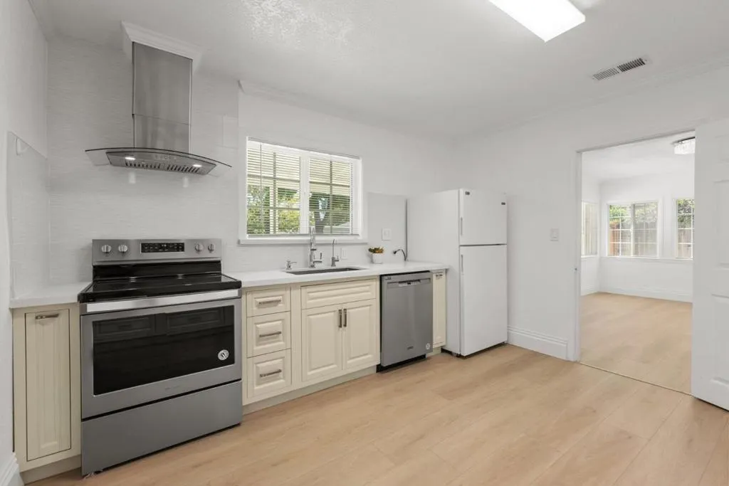 3279 Hoover Street, Redwood City, California 94063 home-pic-11