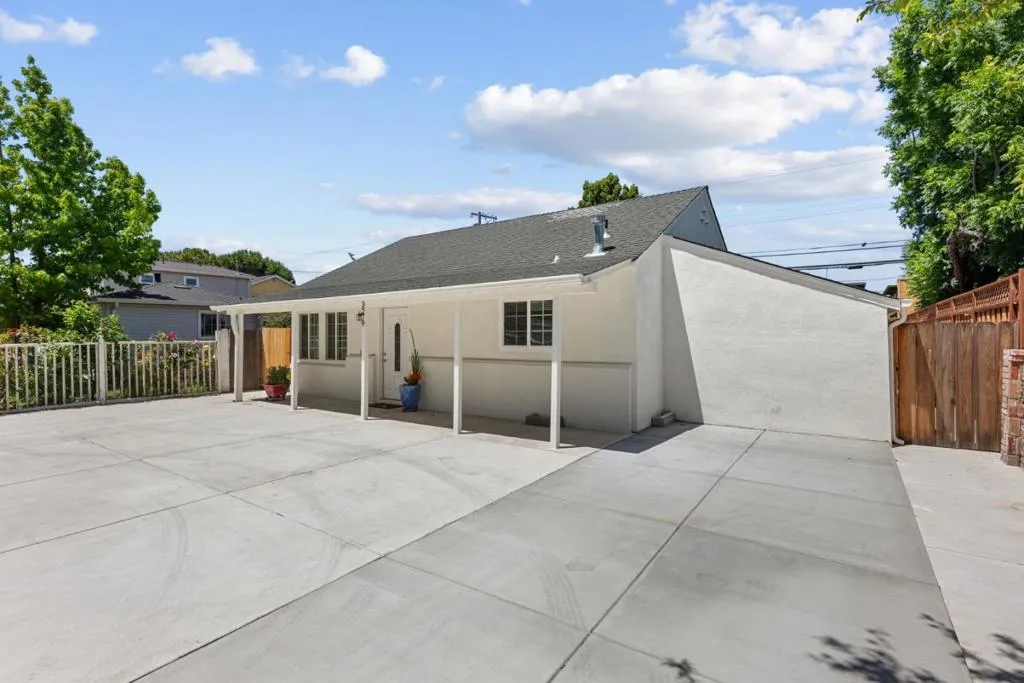 3279 Hoover Street, Redwood City, California 94063 home-pic-3