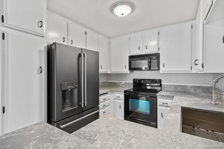 6737 Friars 195, San Diego, California 92108