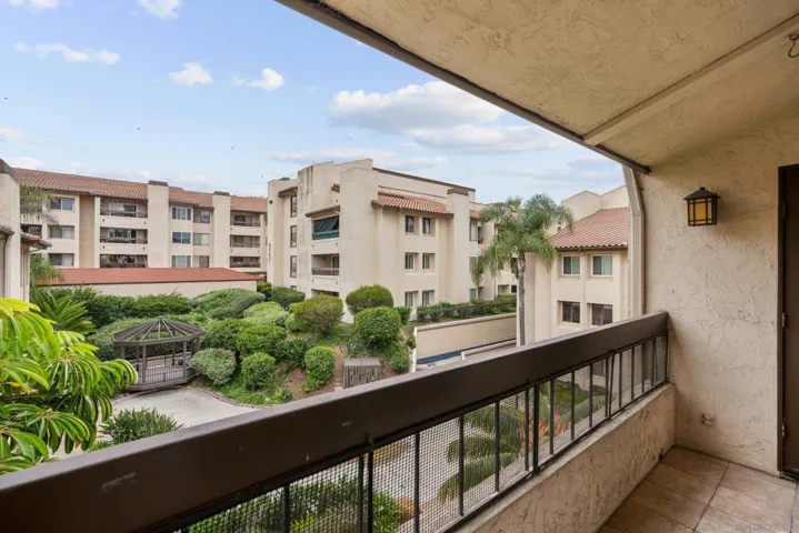 6737 Friars 195, San Diego, California 92108
