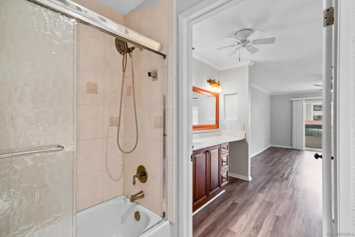 6737 Friars 195, San Diego, California 92108