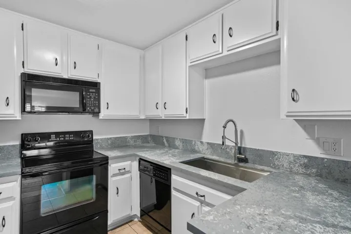 6737 Friars 195, San Diego, California 92108