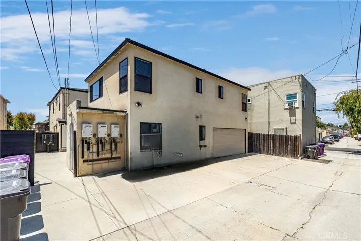 5261 E The Toledo, Long Beach, California 90803