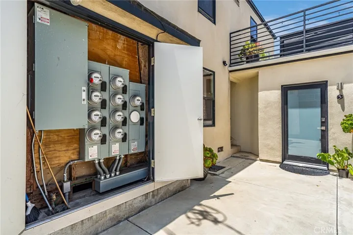 5261 E The Toledo, Long Beach, California 90803