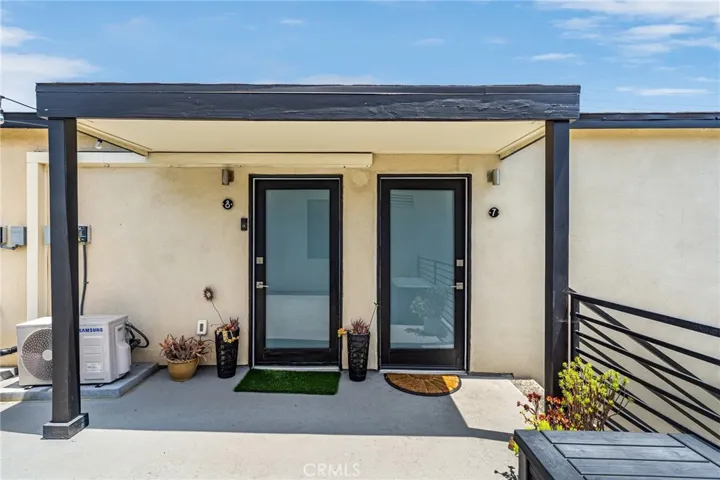5261 E The Toledo, Long Beach, California 90803