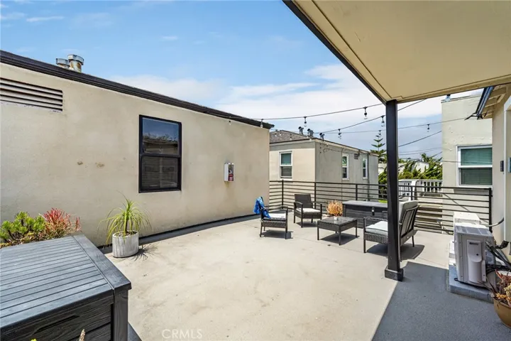 5261 E The Toledo, Long Beach, California 90803