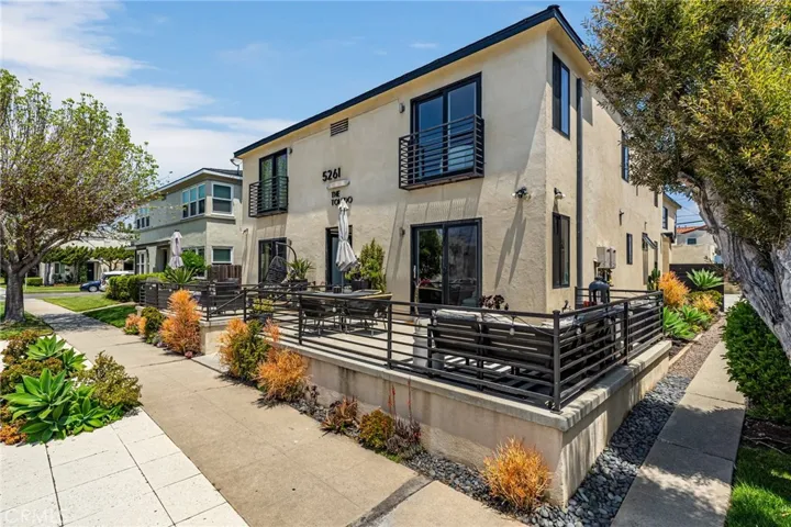 5261 E The Toledo, Long Beach, California 90803
