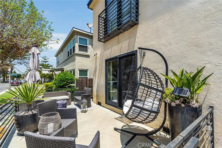 5261 E The Toledo, Long Beach, California 90803