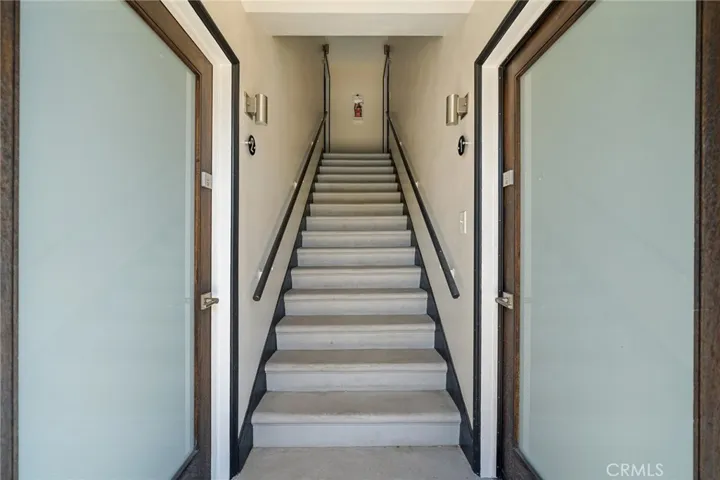 5261 E The Toledo, Long Beach, California 90803
