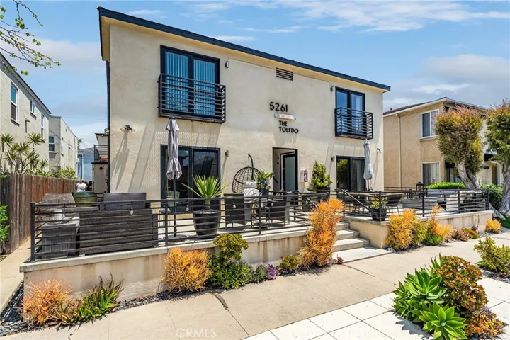 5261 E The Toledo, Long Beach, California 90803