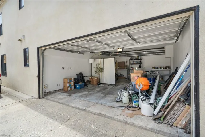 5261 E The Toledo, Long Beach, California 90803