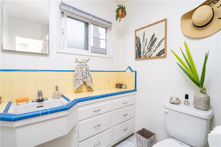 1114 W Balboa Boulevard, Newport Beach, California 92661