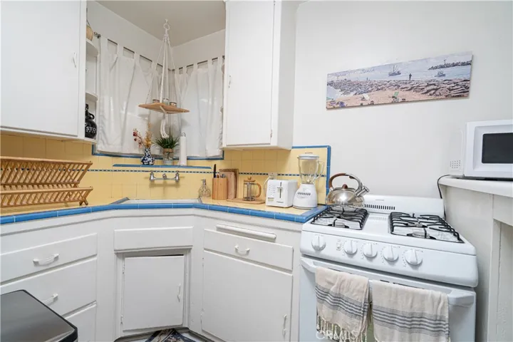 1114 W Balboa Boulevard, Newport Beach, California 92661