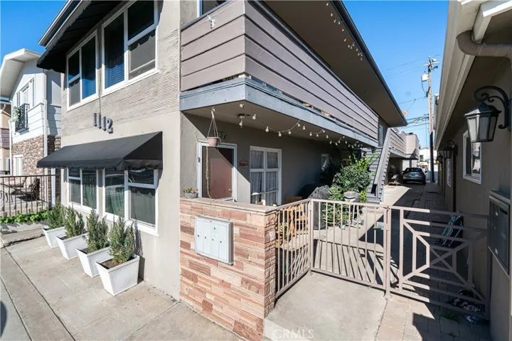 1114 W Balboa Boulevard, Newport Beach, California 92661
