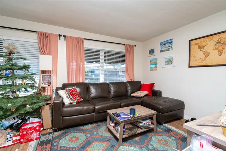 1114 W Balboa Boulevard, Newport Beach, California 92661