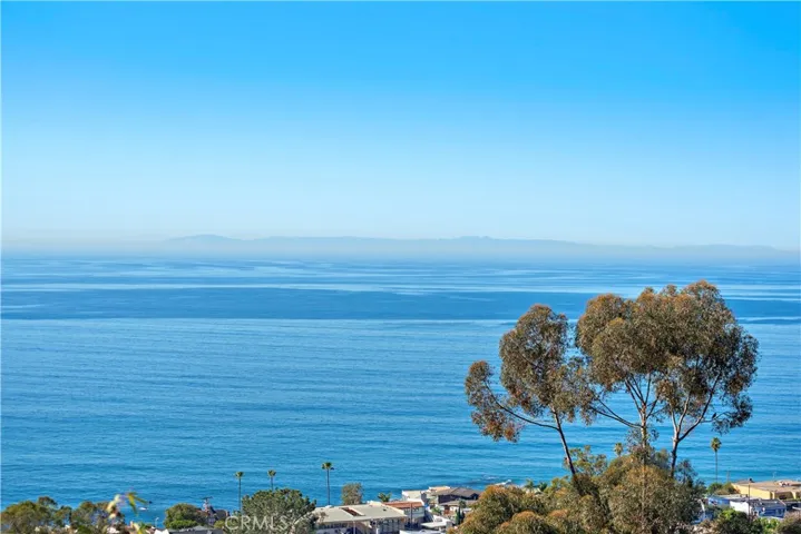 2173 Crestview Drive, Laguna Beach, California 92651