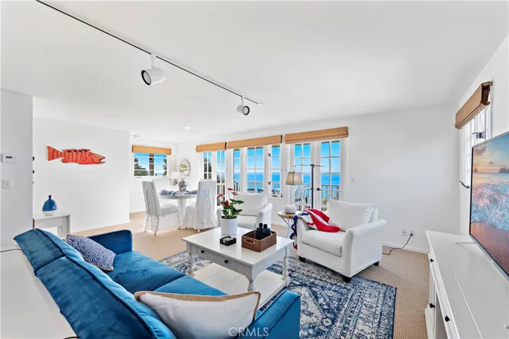 2173 Crestview Drive, Laguna Beach, California 92651