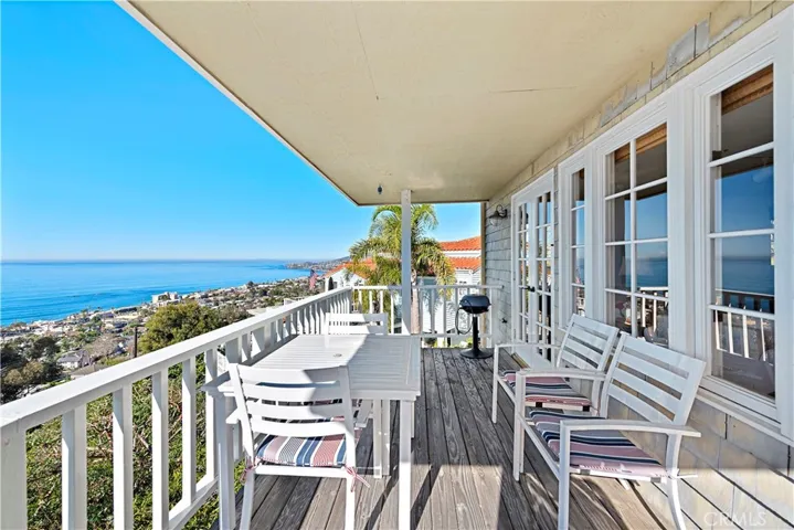 2173 Crestview Drive, Laguna Beach, California 92651