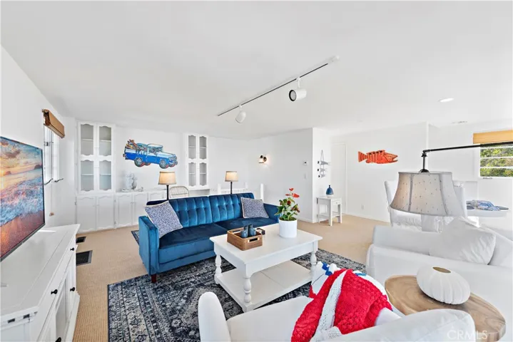 2173 Crestview Drive, Laguna Beach, California 92651