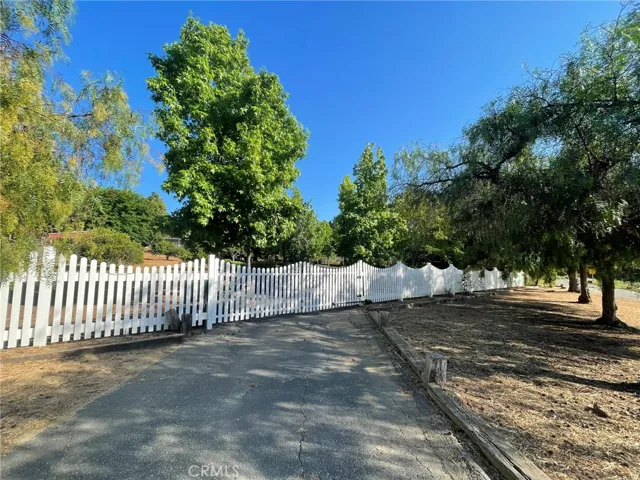 2262 Mardavido Lane, Fallbrook, California 92028