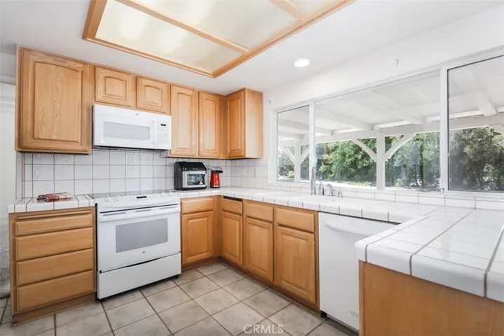 20752 Nashville Street, Chatsworth, California 91311