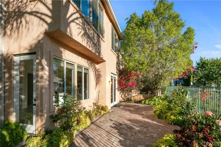 3623 Calle Joaquin, Calabasas, California 91302
